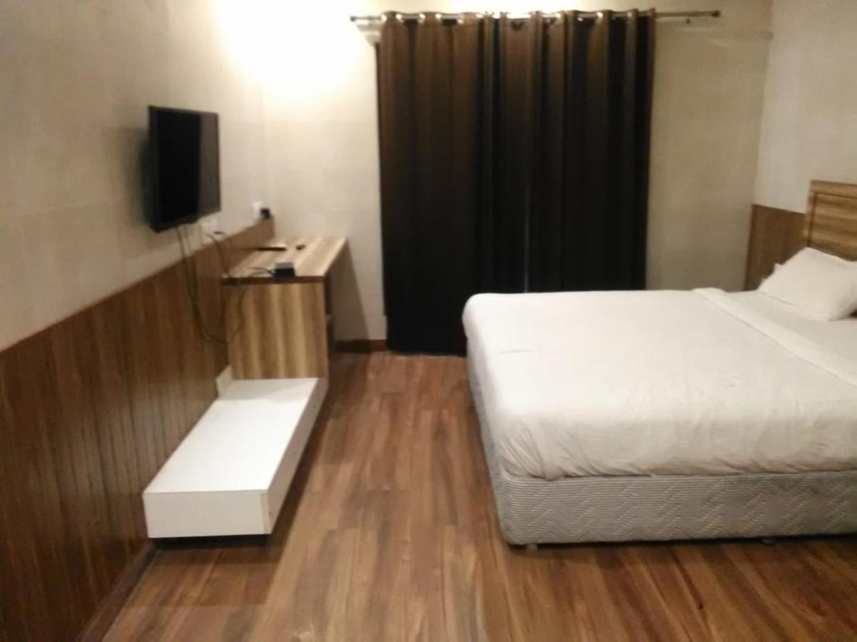 Aval International Otel Gurgaon Dış mekan fotoğraf